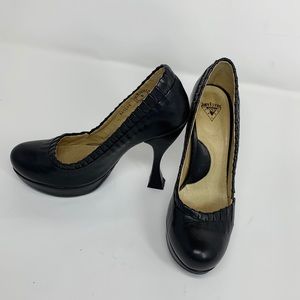 JOHN FLUEVOG 8 platform pumps B